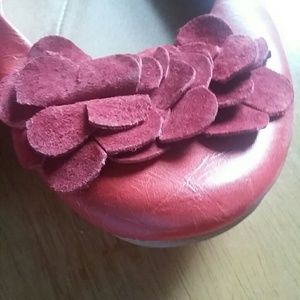 Kenneth Cole Reaction red flats